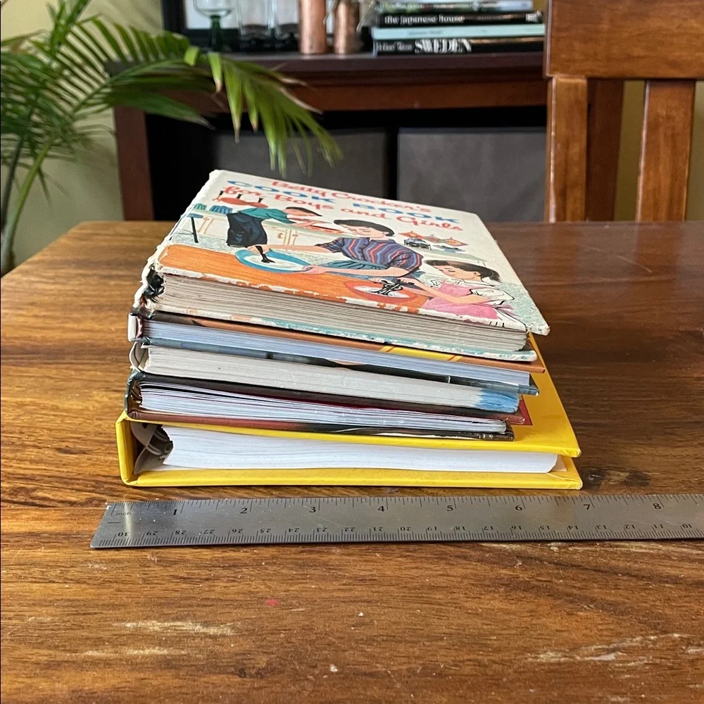 5 Mixed Lot Vintage Cookbooks: Betty Crocker Oetker Eagle Lucky Luck Microwave